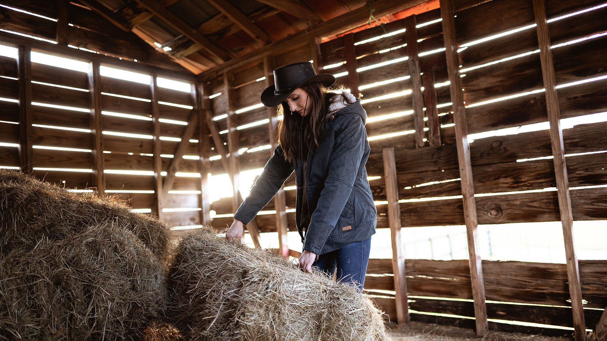 Womens vintage canyonland jackets are the best look for ladies of the wild West, like our Woodbury Jacket. 